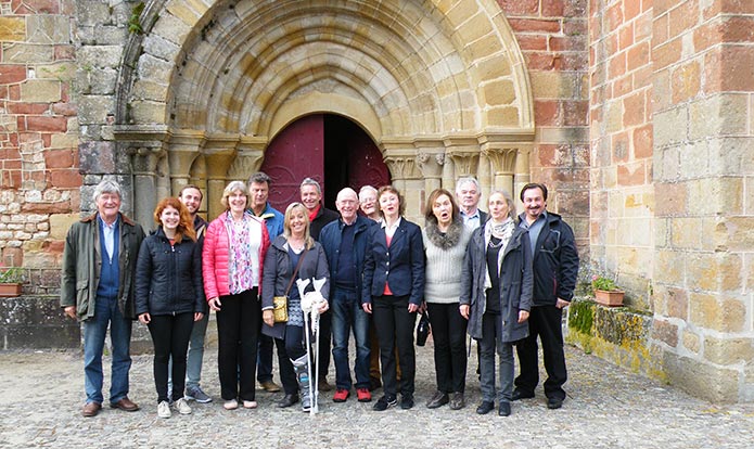 Groep voor een van de vele 12e-eeuwse kerken in de Allier, midden Frankrijk